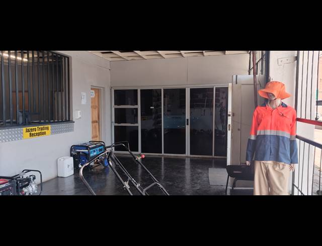 1,230M² BUILDING FOR SALE IN SONHEUWEL